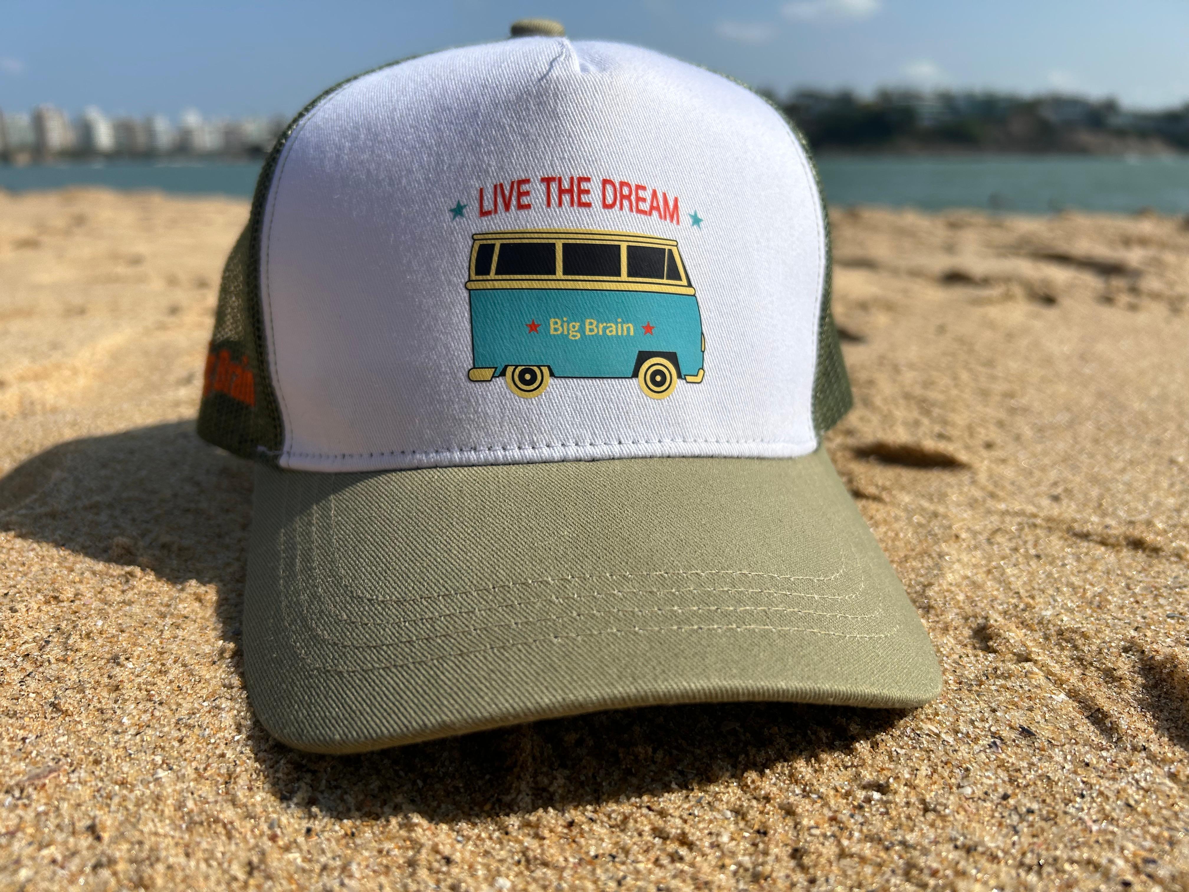Boné BIG BRAIN branco e verde visto de frente